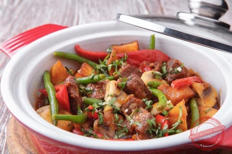 flavorful one pot meals for travelers Estofado Sustancioso de Res con Verduras